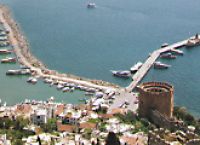 Také citadelu v Alanyi s typickým výhledem na přístav.