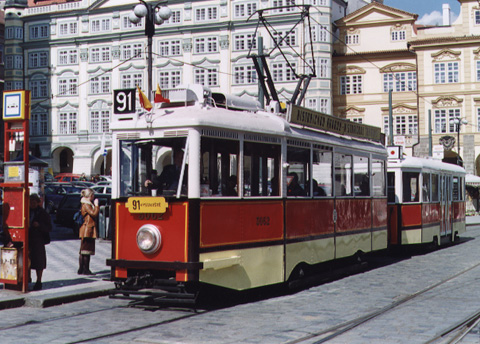 126 let pražské hromadné dopravy